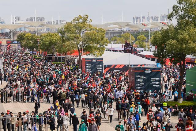 蜘蛛直播官方网站-“妈妈是我们心中的超人！” F1决赛日20余位城市骑士受邀观赛